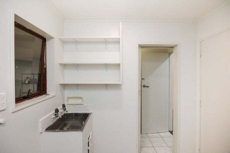 Photo of property in 25 Haast Place, Awapuni, Palmerston North, 4412