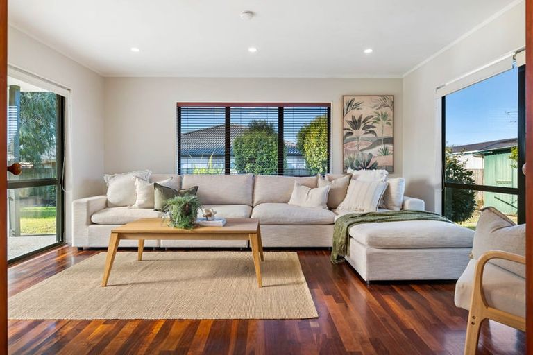 Photo of property in 48 Lakeside Drive, Orewa, 0931
