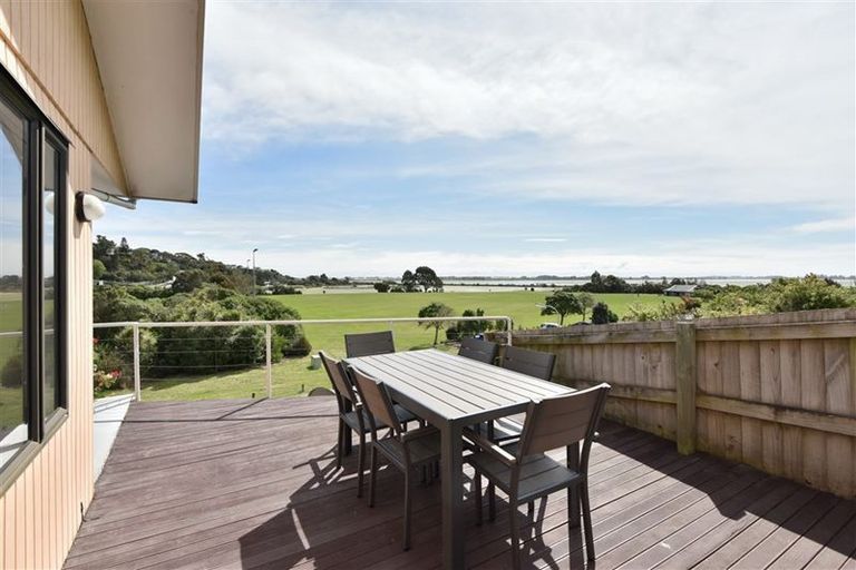 Photo of property in 122 Mccormacks Bay Road, Redcliffs, Christchurch, 8081