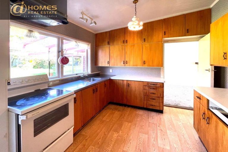 Photo of property in 10 Manuka Street, Orewa, 0931