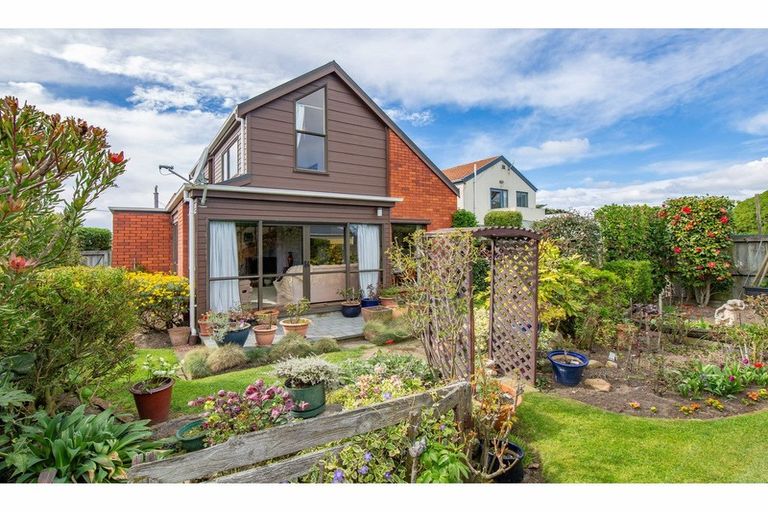 Photo of property in 410b Marine Parade, South New Brighton, Christchurch, 8062