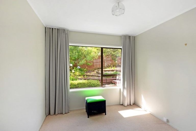 Photo of property in 2 Montclair Rise, Browns Bay, Auckland, 0630