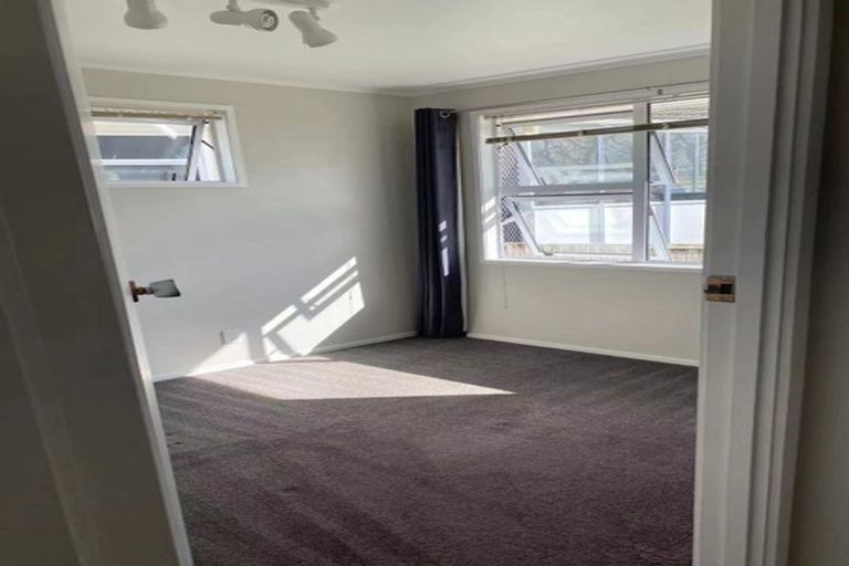 Photo of property in 8 Kay Drive, Blockhouse Bay, Auckland, 0600
