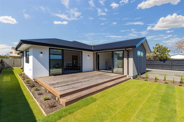 Photo of property in 656a Barbadoes Street, Edgeware, Christchurch, 8013