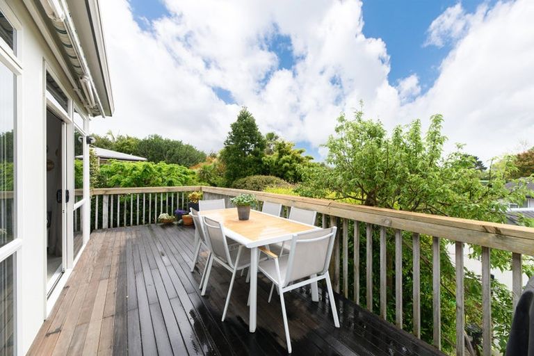Photo of property in 2/87a Kowhai Road, Mairangi Bay, Auckland, 0630