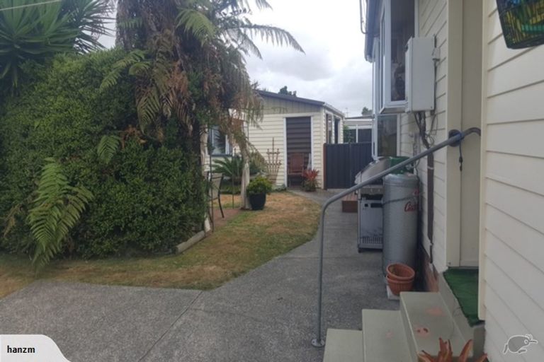 Photo of property in 6 Viola Place, Papakura, 2110