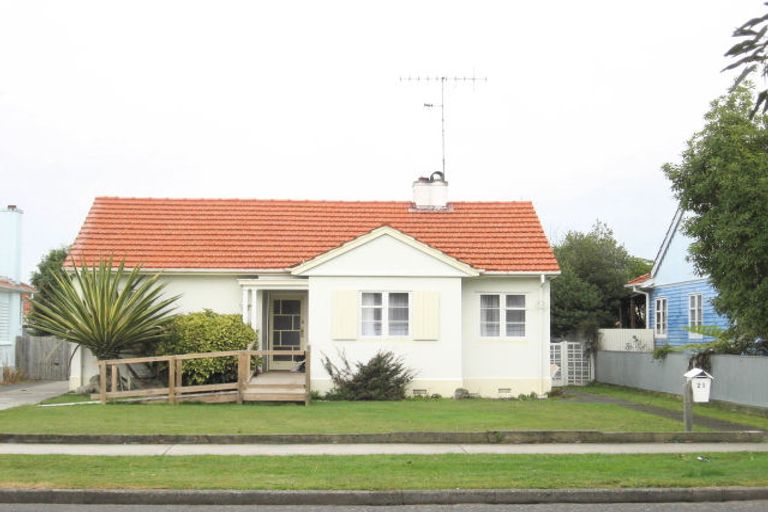 Photo of property in 21 Nuffield Avenue, Marewa, Napier, 4110