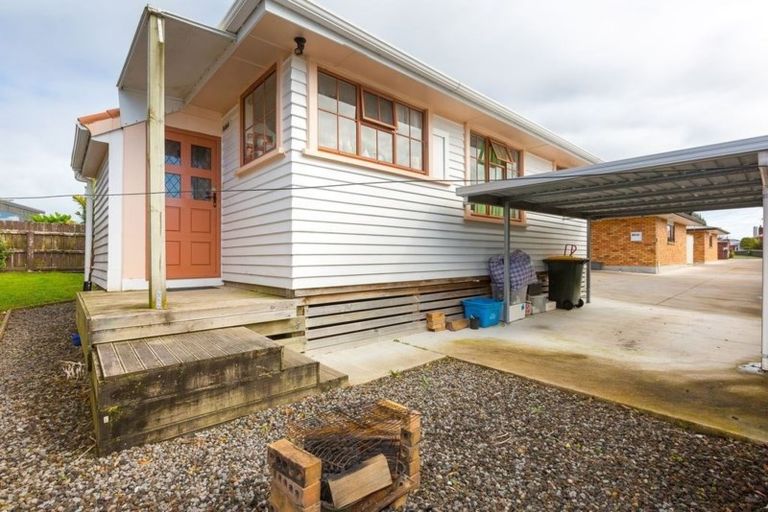 Photo of property in 3/241 Omata Road, Spotswood, New Plymouth, 4310