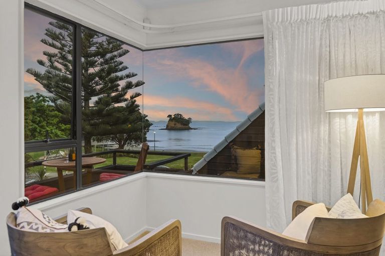 Photo of property in 2/946 Beach Road, Waiake, Auckland, 0630