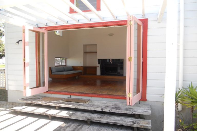 Photo of property in 128 Calliope Road, Stanley Point, Auckland, 0624