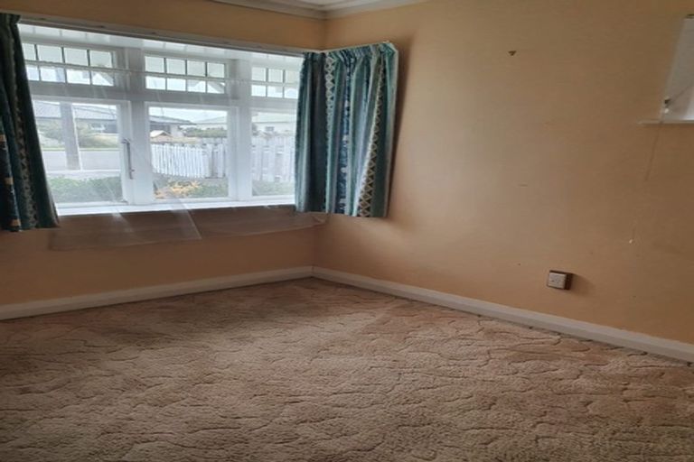 Photo of property in 49 Dorset Avenue, Westown, New Plymouth, 4310