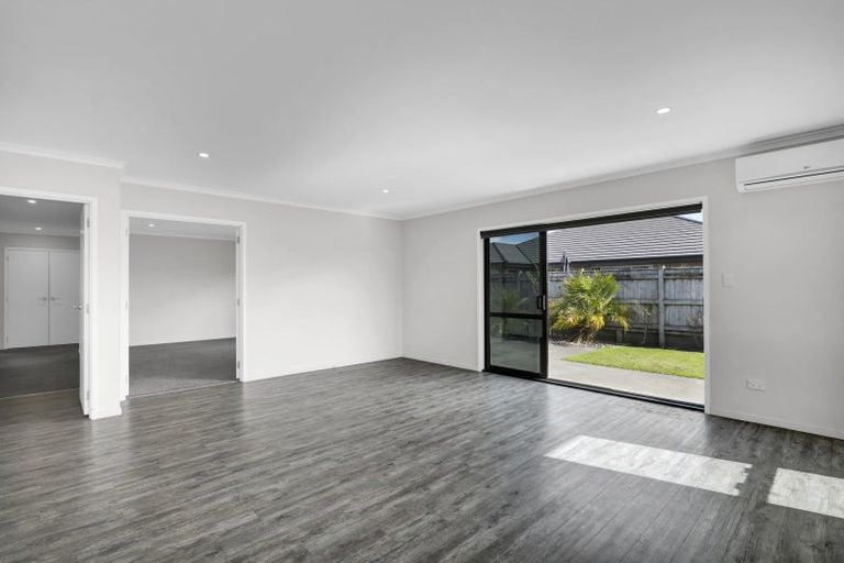 Photo of property in 16 Keene Drive, Bell Block, New Plymouth, 4312