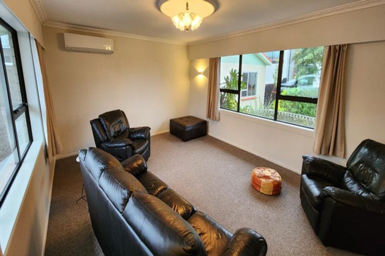 Photo of property in 7b Hussey Street, Oakura, 4314