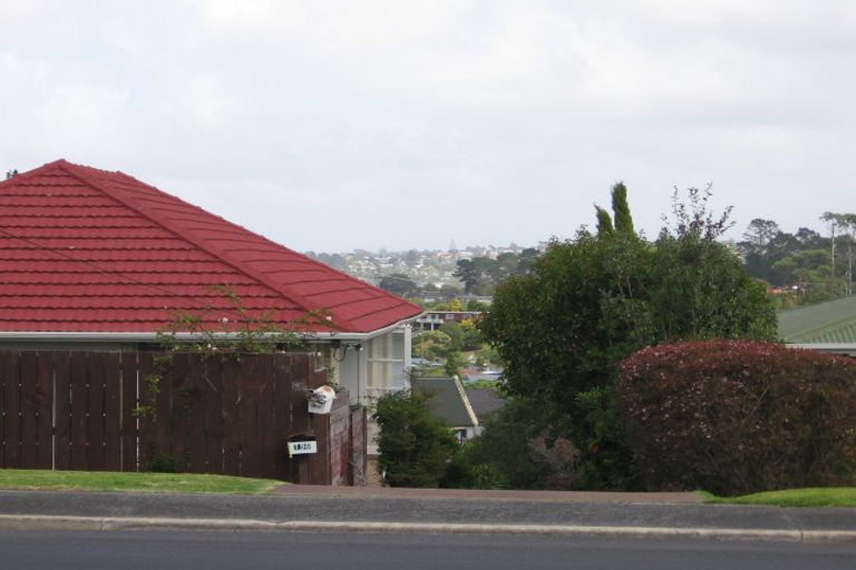 Photo of property in 1/196 East Coast Road, Forrest Hill, Auckland, 0620