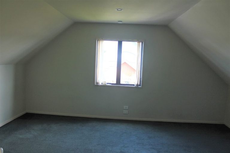 Photo of property in 183 Memorial Avenue, Burnside, Christchurch, 8053