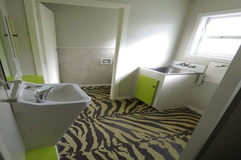 Photo of property in 1/78 Castor Bay Road, Castor Bay, Auckland, 0620