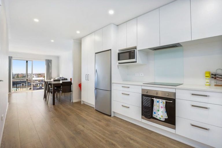 Photo of property in 15/19 Ruakiwi Road, Hamilton Lake, Hamilton, 3204