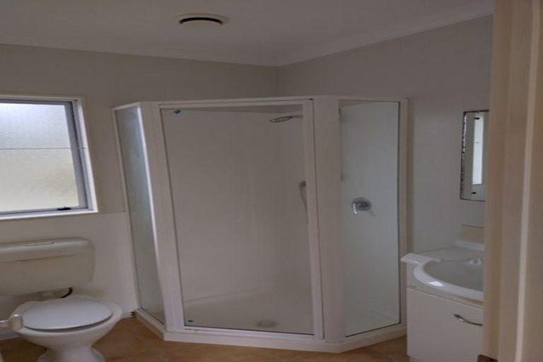 Photo of property in 2/10 Saints Court, Manurewa, Auckland, 2102