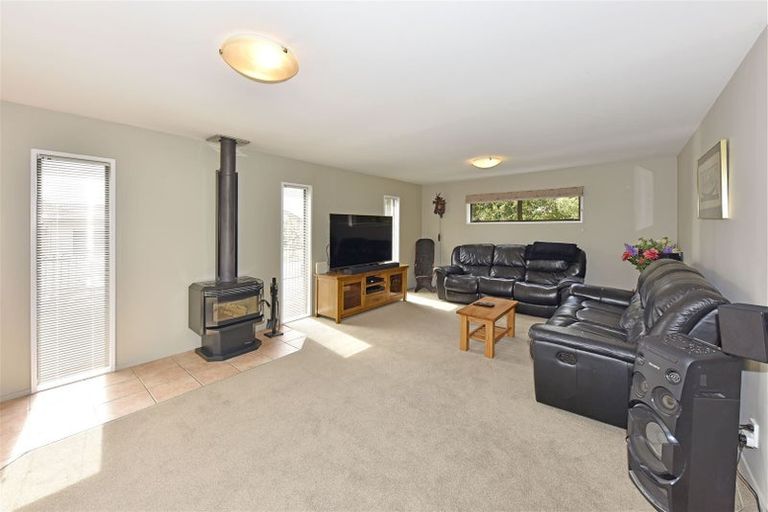 Photo of property in 50c Karnak Crescent, Russley, Christchurch, 8042