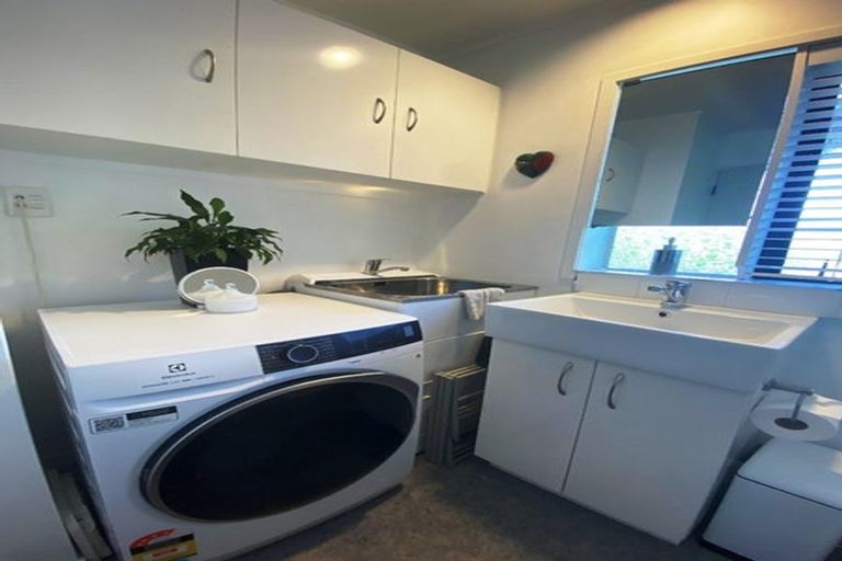 Photo of property in 3 Bellbird Place, Orewa, 0931