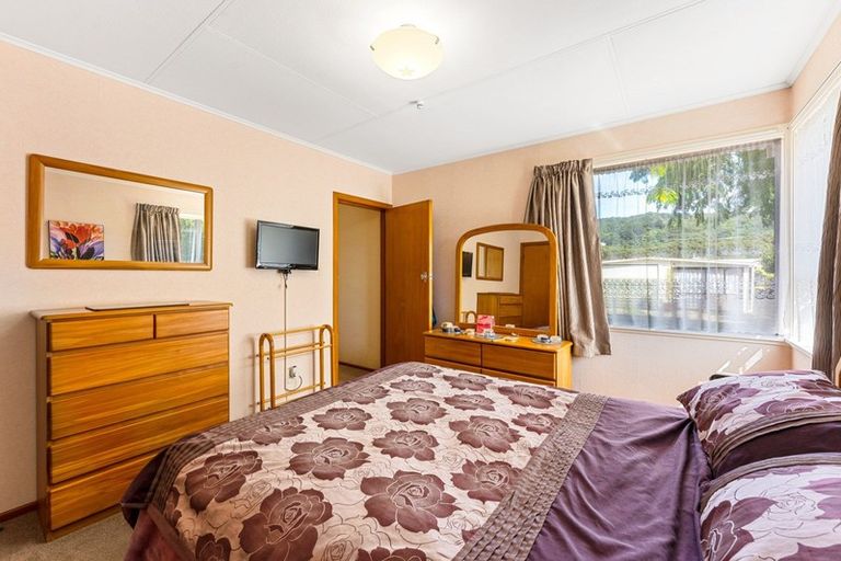 Photo of property in 17 Momona Street, Wainuiomata, Lower Hutt, 5014