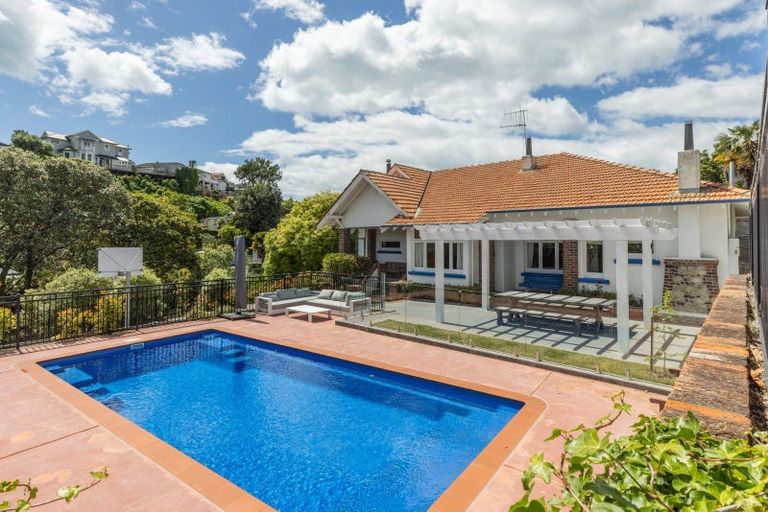 Photo of property in 60 Milton Road, Bluff Hill, Napier, 4110