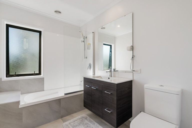 Photo of property in 60 Mapou Road, Hobsonville, Auckland, 0616