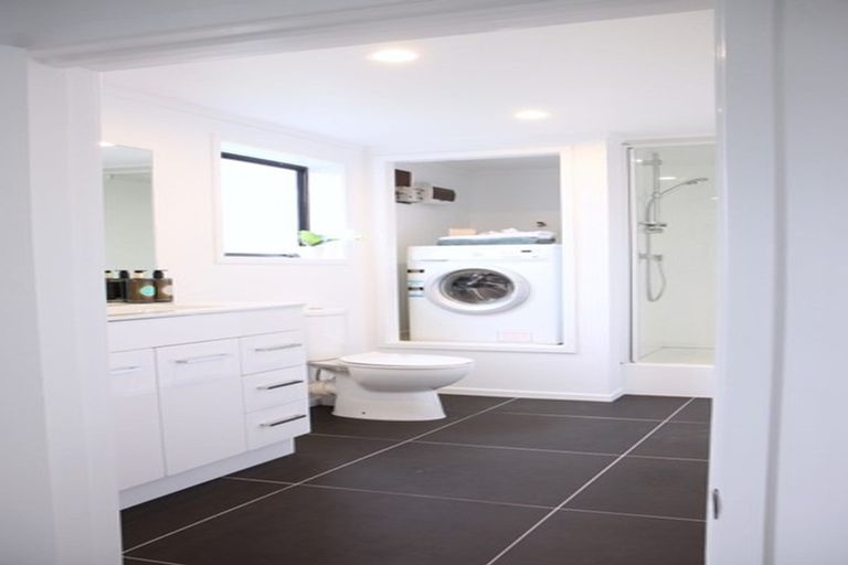 Photo of property in 42 Elliston Crescent, Stanmore Bay, Whangaparaoa, 0932