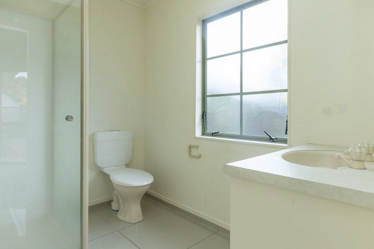 Photo of property in 1/8 Kathleen Place, Rainbow Point, Taupo, 3330