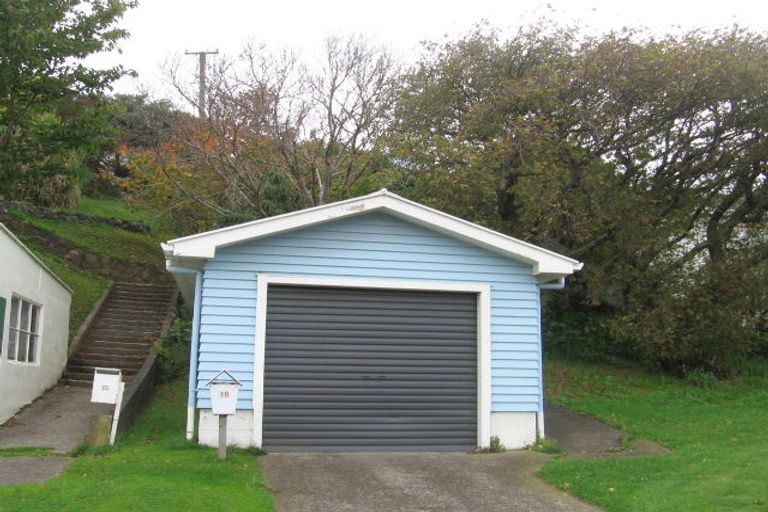 Photo of property in 18 Hinau Street, Tawa, Wellington, 5028