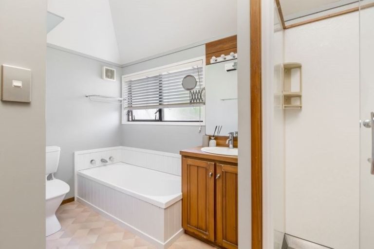 Photo of property in 3/16 Mahara Avenue, Birkenhead, Auckland, 0626