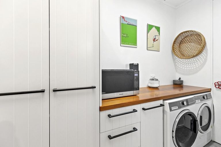 Photo of property in Tennyson Apartments, 13/25 Tennyson Street, Te Aro, Wellington, 6011