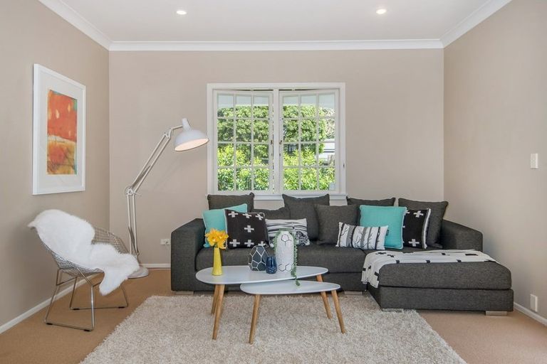 Photo of property in 1/28 Beach Road, Castor Bay, Auckland, 0620