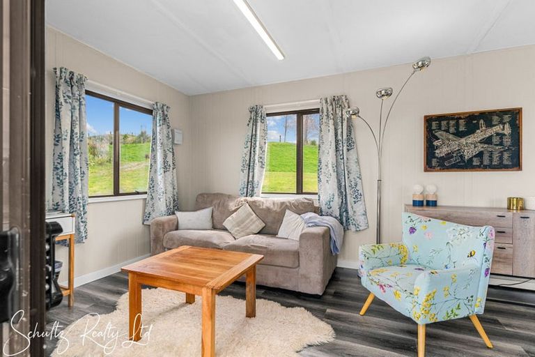 Photo of property in 70 Te Pahi River Drive, Paparoa, 0583