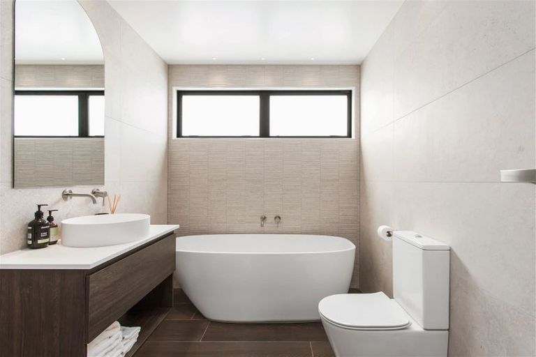 Photo of property in 2/39 Webb Street, St Albans, Christchurch, 8014