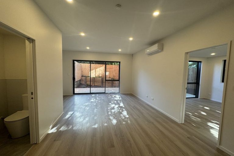 Photo of property in 11 Pipitea Place, Massey, Auckland, 0614