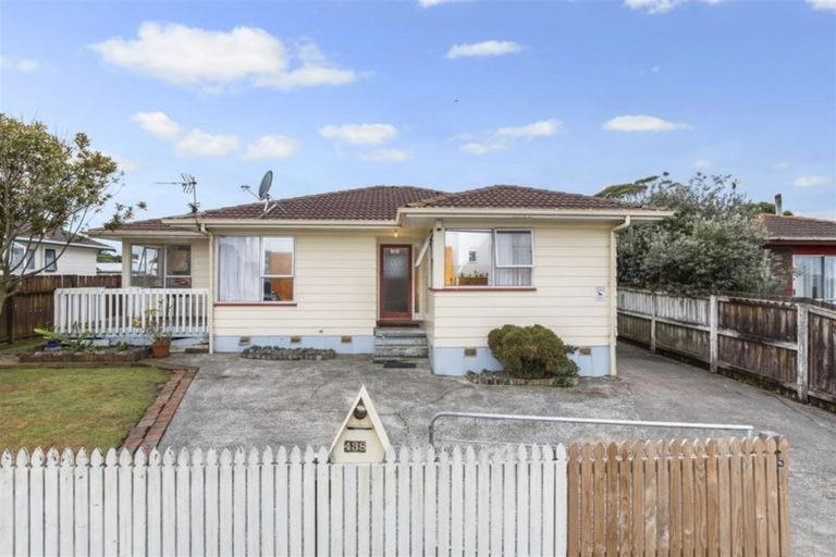 Photo of property in 438 Roscommon Road, Clendon Park, Auckland, 2103