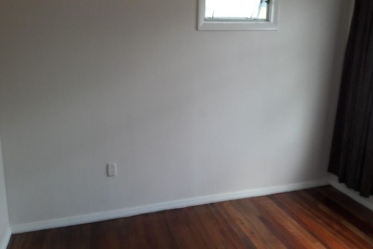 Photo of property in 6 Roberts Street, Tawa, Wellington, 5028