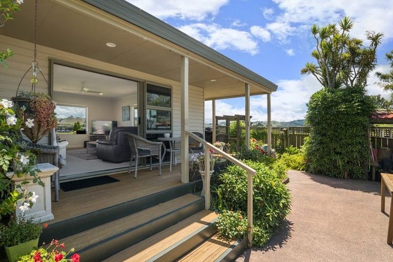 Photo of property in 6 Hanlen Avenue, Waihi Beach, 3611