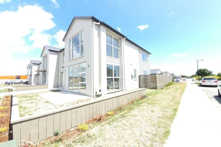 Photo of property in 10 Kapia Drive, Takanini, 2112