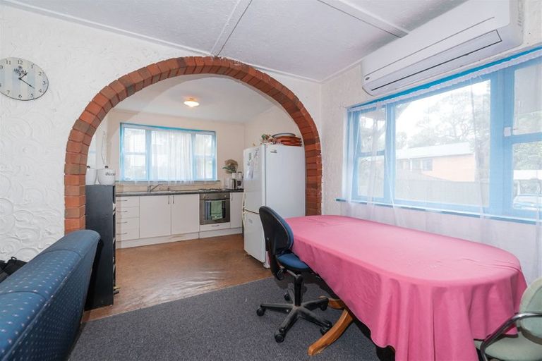 Photo of property in 1/44 Sunnyside Road, Sunnyvale, Auckland, 0612