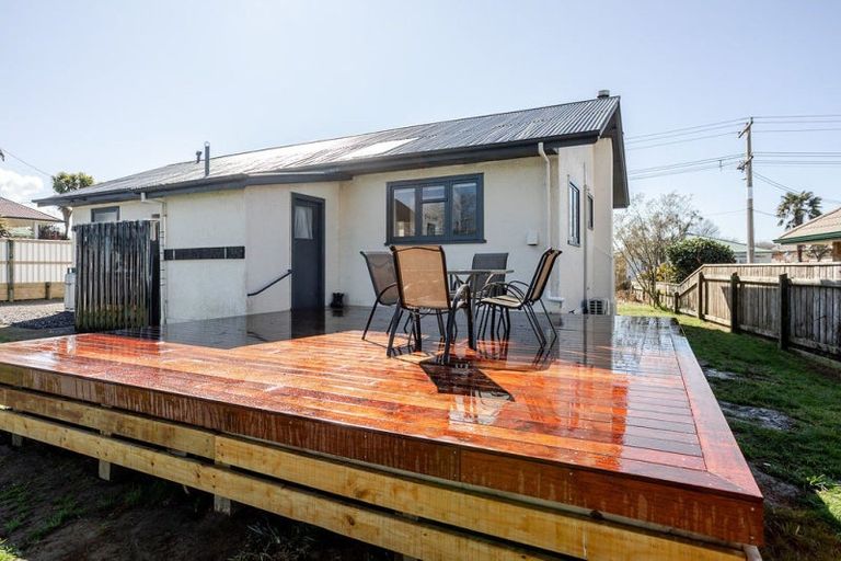 Photo of property in 3 Victoria Avenue, Dannevirke, 4930