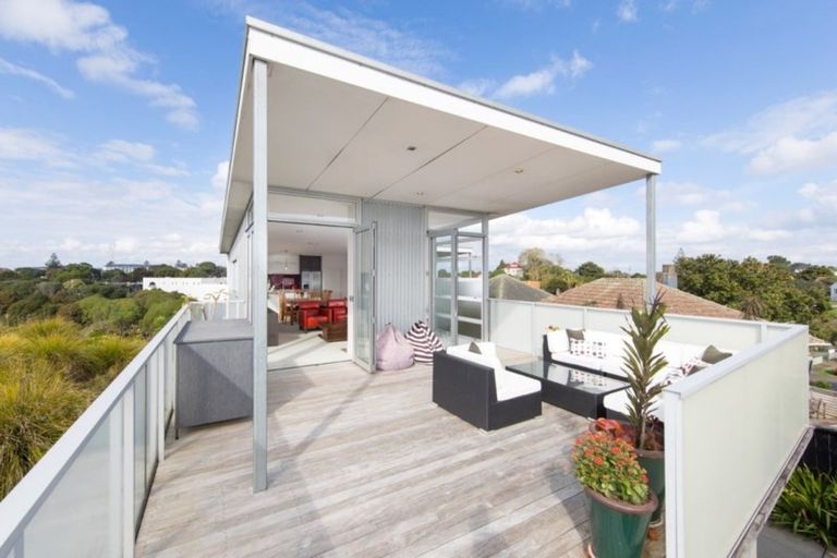 Photo of property in 10 Barrister Avenue, Mount Roskill, Auckland, 1042