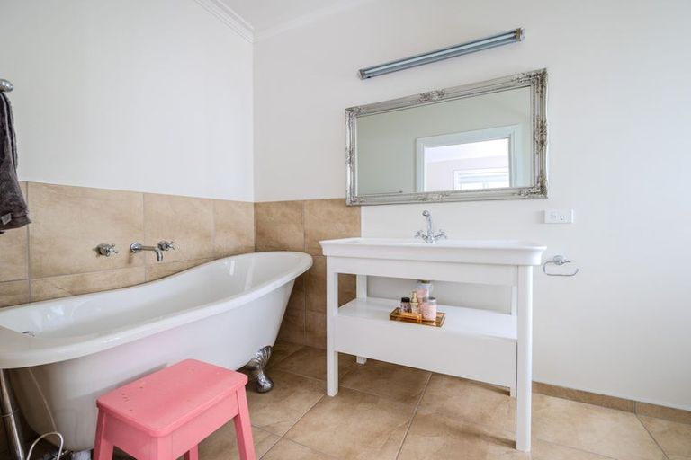 Photo of property in 80b Hackthorne Road, Cashmere, Christchurch, 8022