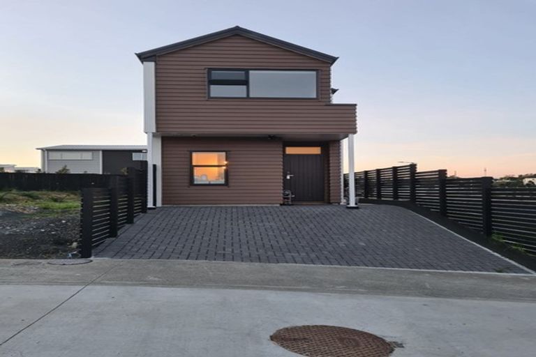 Photo of property in 2 Mata Lane, Stanmore Bay, Whangaparaoa, 0932