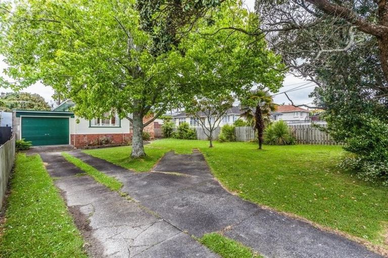 Photo of property in 29 Strid Road, Te Atatu South, Auckland, 0610