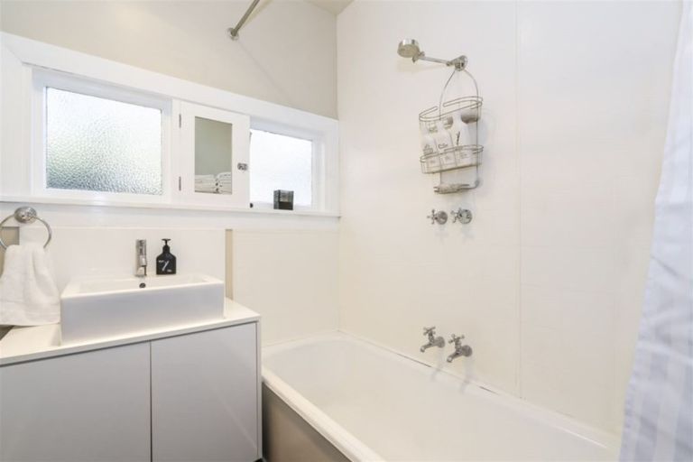 Photo of property in 40 Somerfield Street, Somerfield, Christchurch, 8024