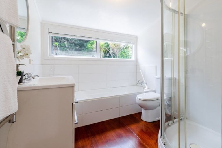 Photo of property in 60 Waitea Road, Muriwai, Waimauku, 0881