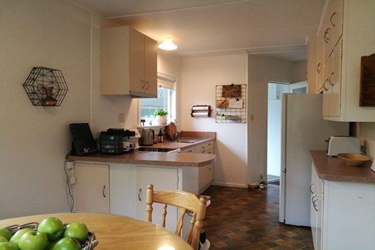 Photo of property in 31 Fox Street, Featherston, 5710