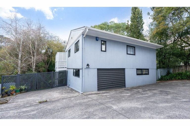 Photo of property in 2/24 Sunnyside Road, Sunnyvale, Auckland, 0612